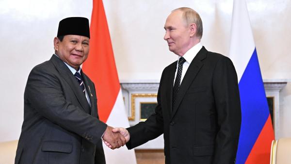 Свериться с Джакартой: Путин назвал Индонезию одним из ключевых партнеров в АТР