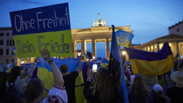 Украинцы в Германии: ценные кадры или зарвавшиеся гости?